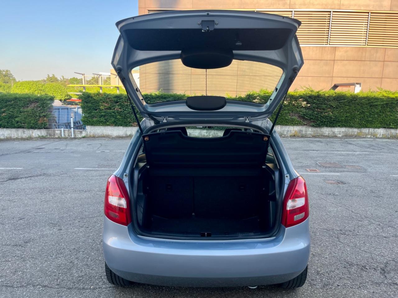 Skoda Fabia 1.6tdi 2011 195.000km per neopatentati