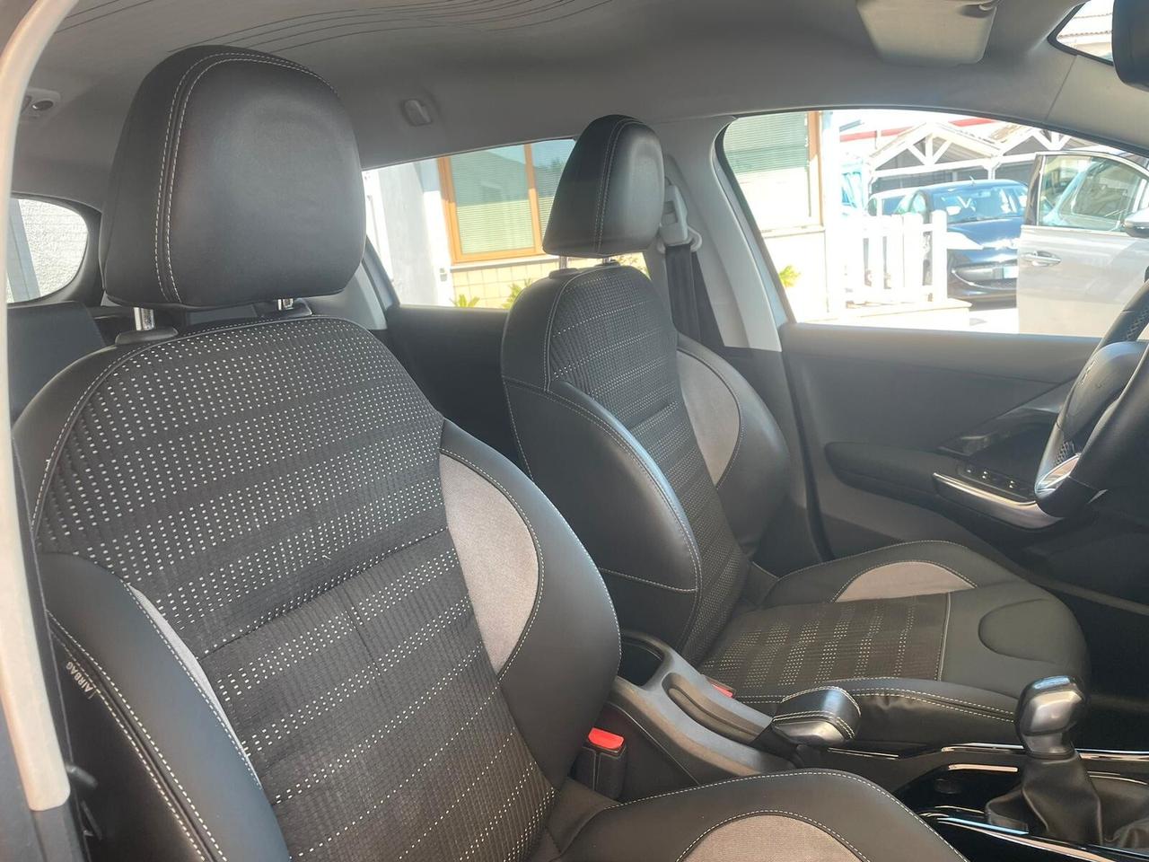 Peugeot 2008 BlueHDi 100 Allure