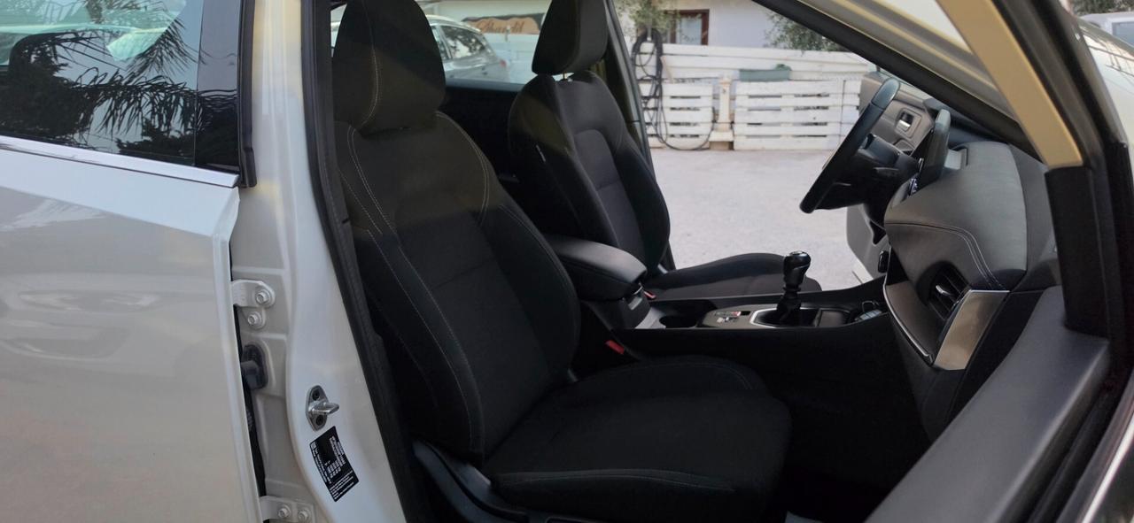 Nissan Qashqai MHEV 140 CV Business