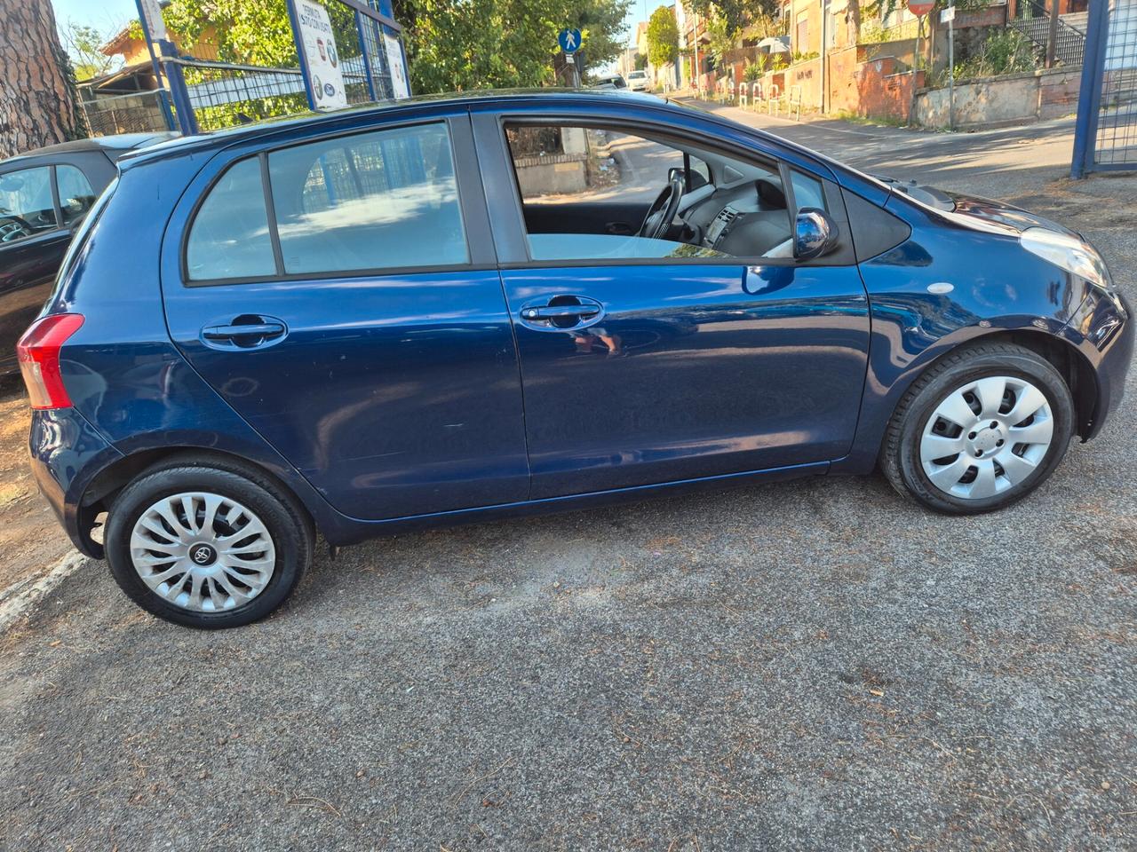 Toyota Yaris 1.0 5 porte Sol