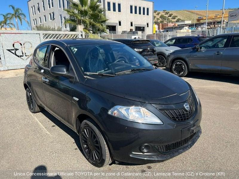 Lancia Ypsilon 1.0 FireFly 5 porte S&S Hybrid Silver