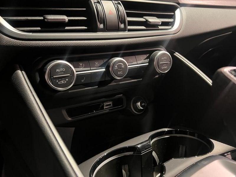 Alfa Romeo Giulia 2.2 t Veloce Q4 210cv auto