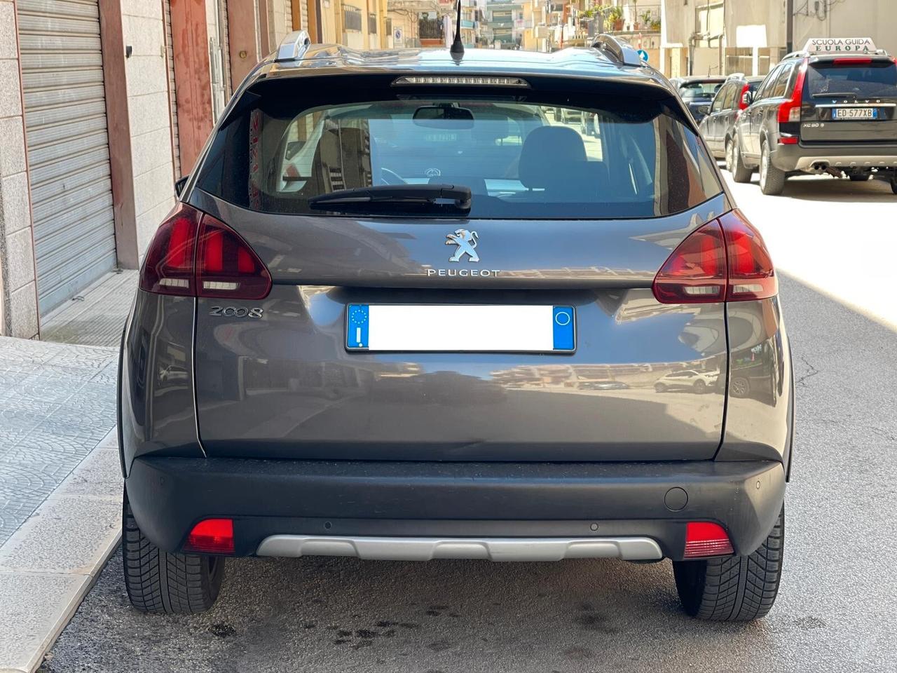 Peugeot 2008 BlueHDi 100CV Allure *FULL*