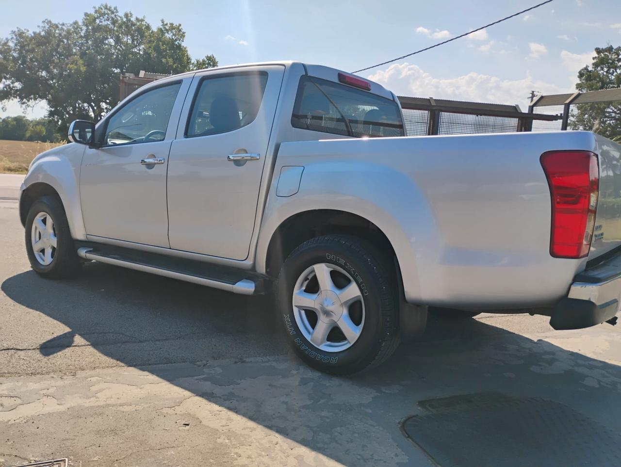 Isuzu D-Max 2.5 Dop Cab Quasar A/T 4WD GANCIO TRAINO