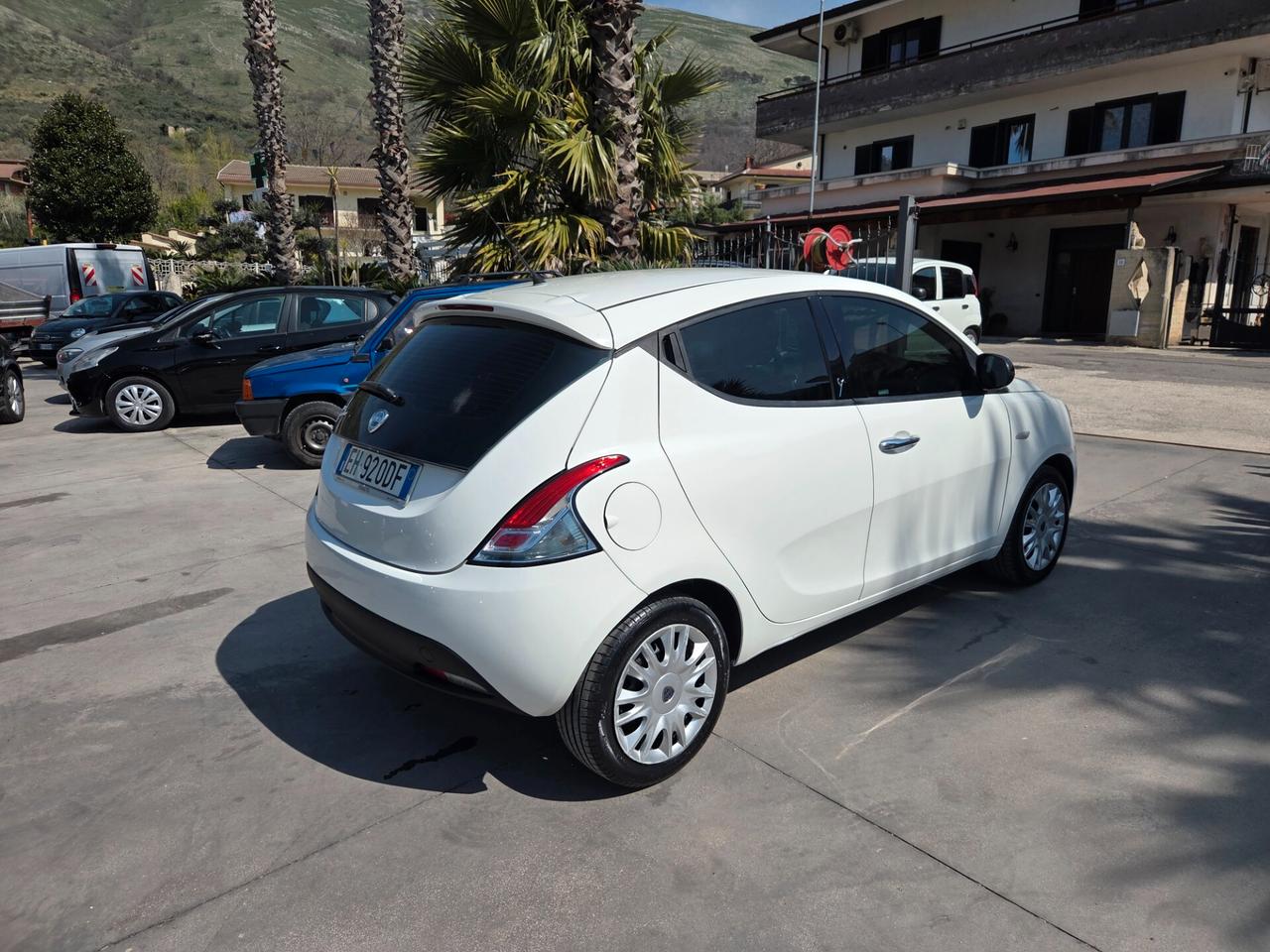 Lancia Ypsilon 1.2 69 CV 5 porte GPL Ecochic Silver