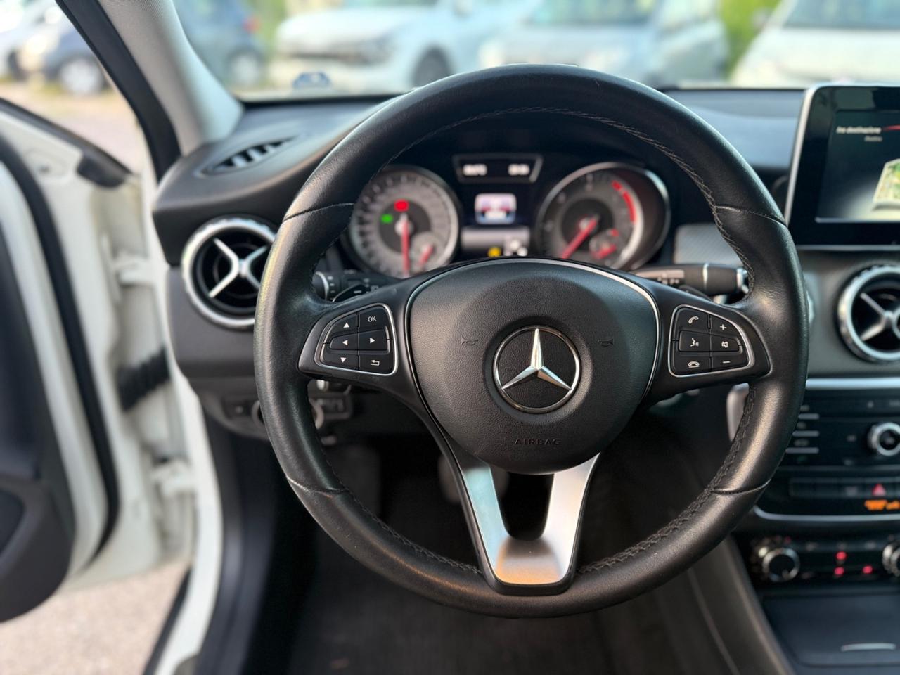 Mercedes-benz GLA 180 d Automatic Executive