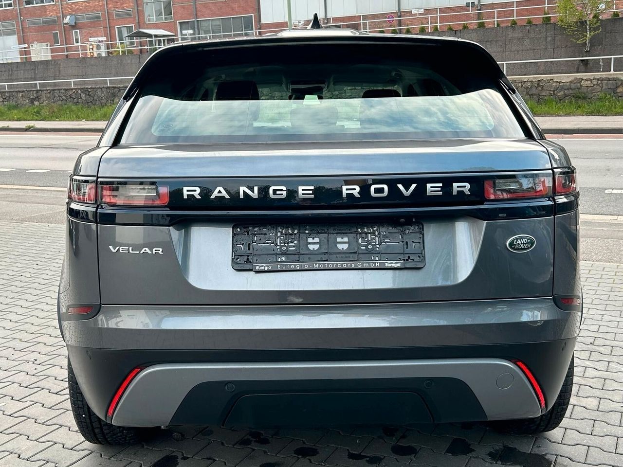 Land Rover Range Rover Velar 2018 photo 3