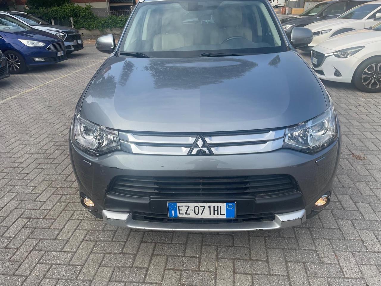 Mitsubishi Outlander 2.2 DI-D 4WD Instyle 7p.