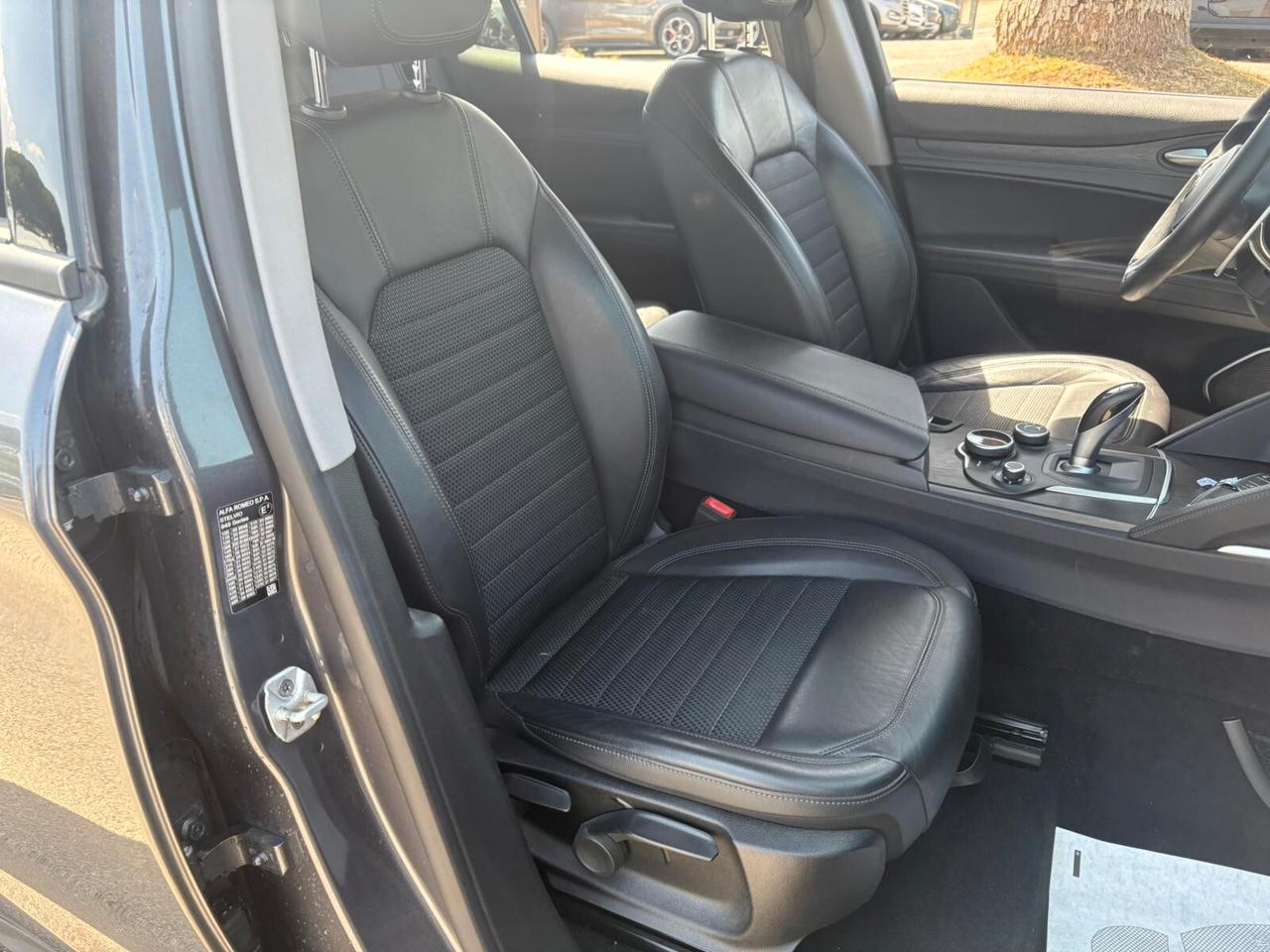 Alfa Romeo Stelvio 2.2 Turbodiesel 180 CV AT8 RWD Super