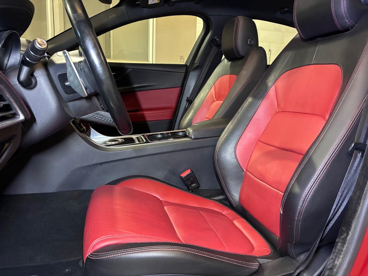 Jaguar XE 2.0 D Turbo aut. R-Sport