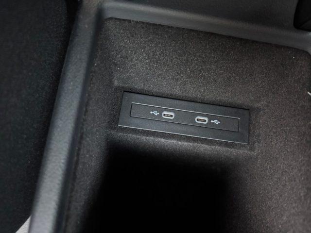 VOLKSWAGEN Passat Variant 2.0 TDI SCR EVO DSG Business