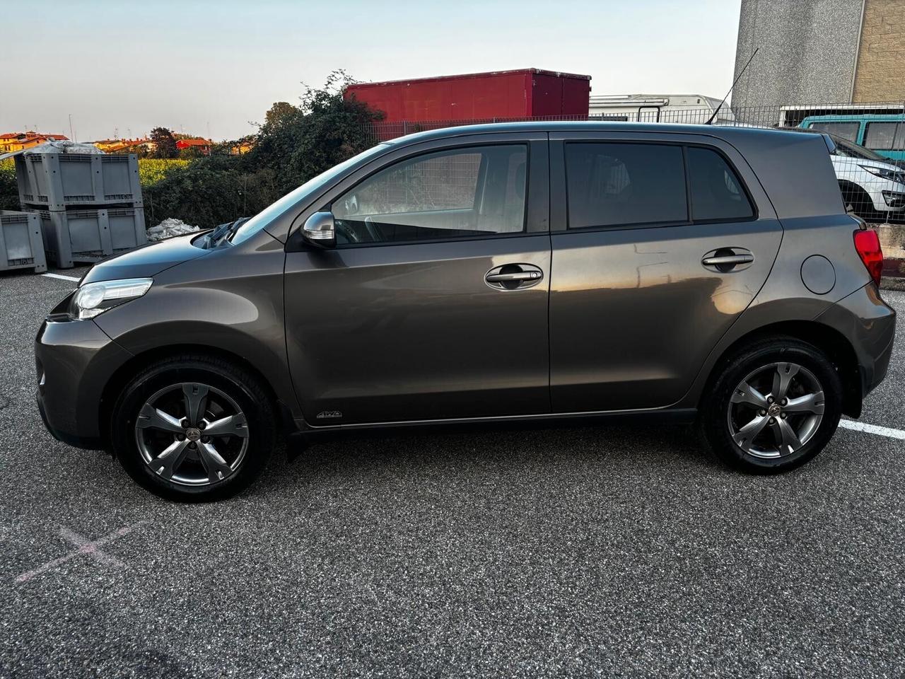 Toyota Urban Cruiser 1.4 D-4D AWD Lounge X UNICO PROPRIETARIO TAGLIANDI TOYOTA