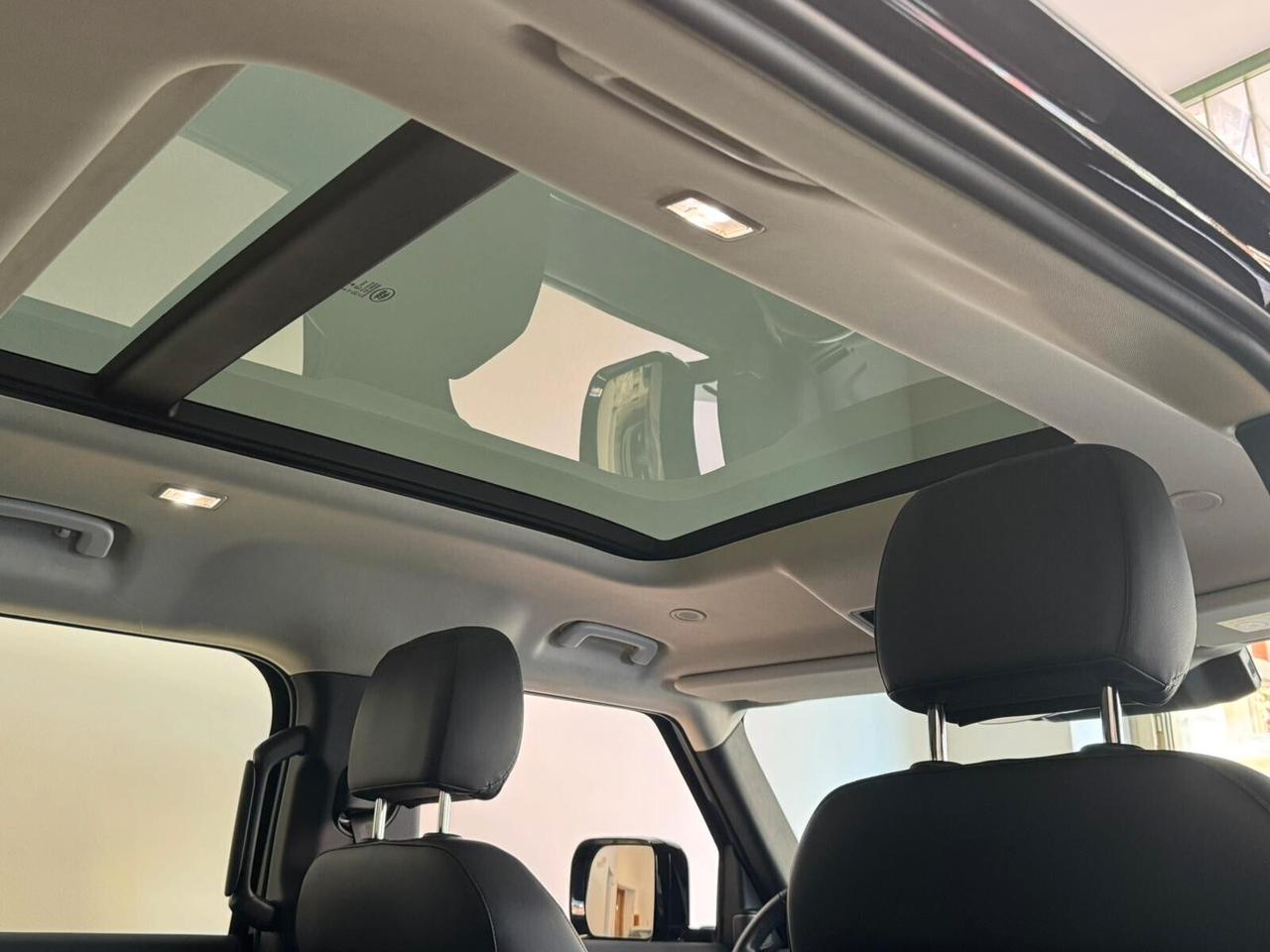 Land Rover Defender 110 3.0D I6 200 CV AWD Auto SE