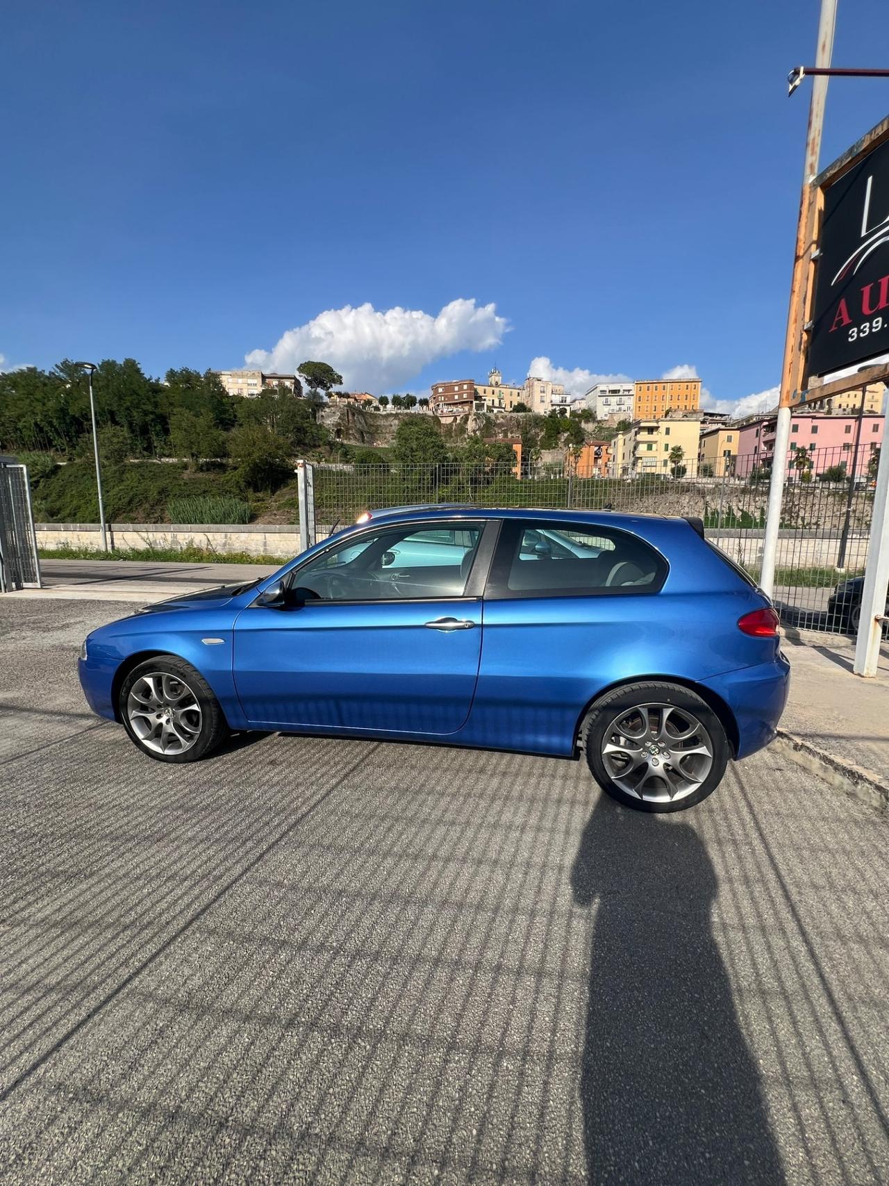 Alfa Romeo 147 1.9 JTD (120) 3 porte Black Line