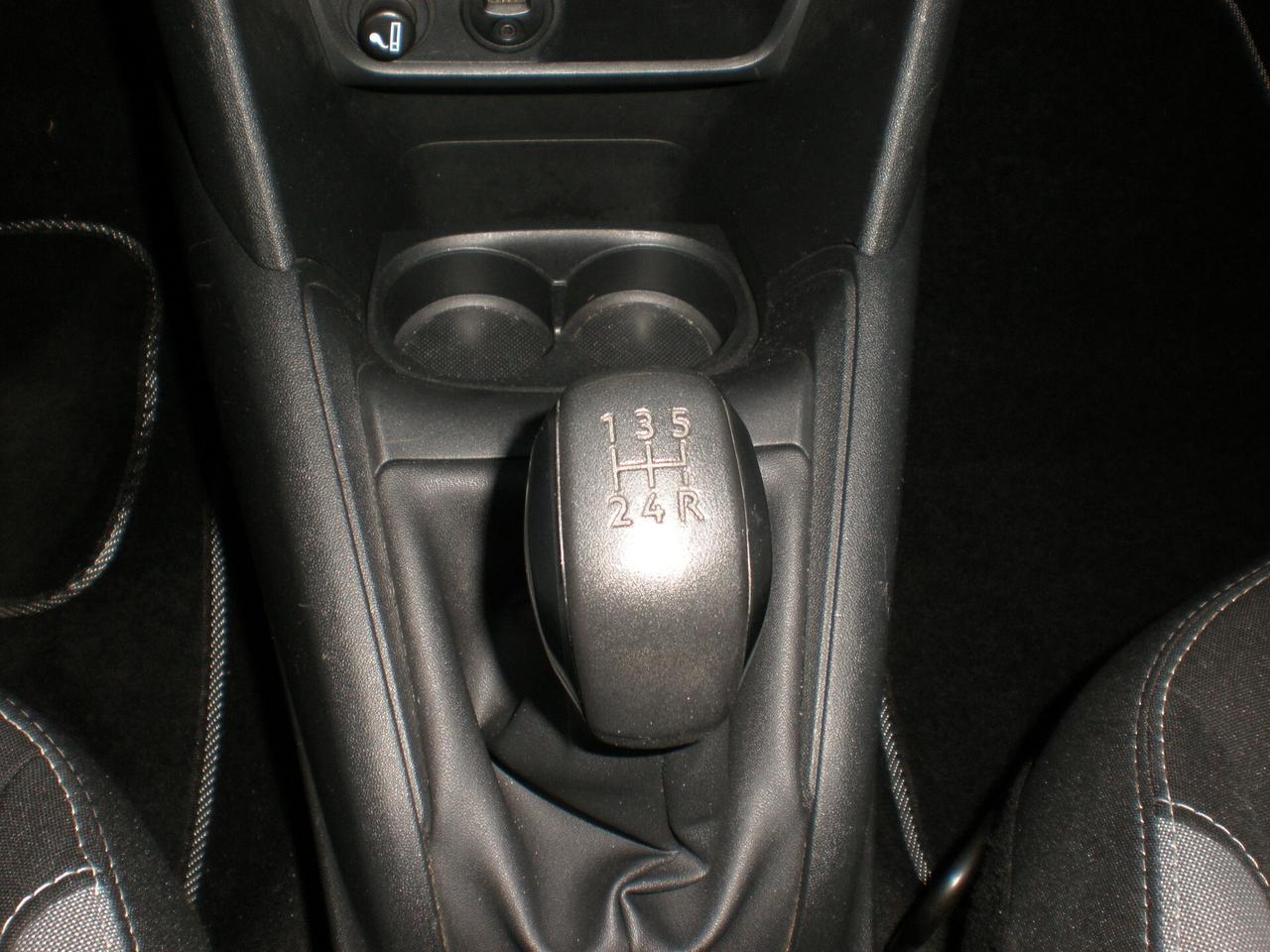 Peugeot 208 1.6 td restyling, bella