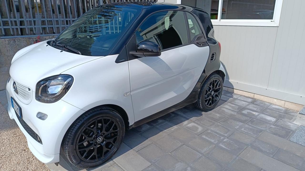 Smart ForTwo 70 1.0 twinamic BRABUS Style TETTO PANORAMICO prezzo fisso