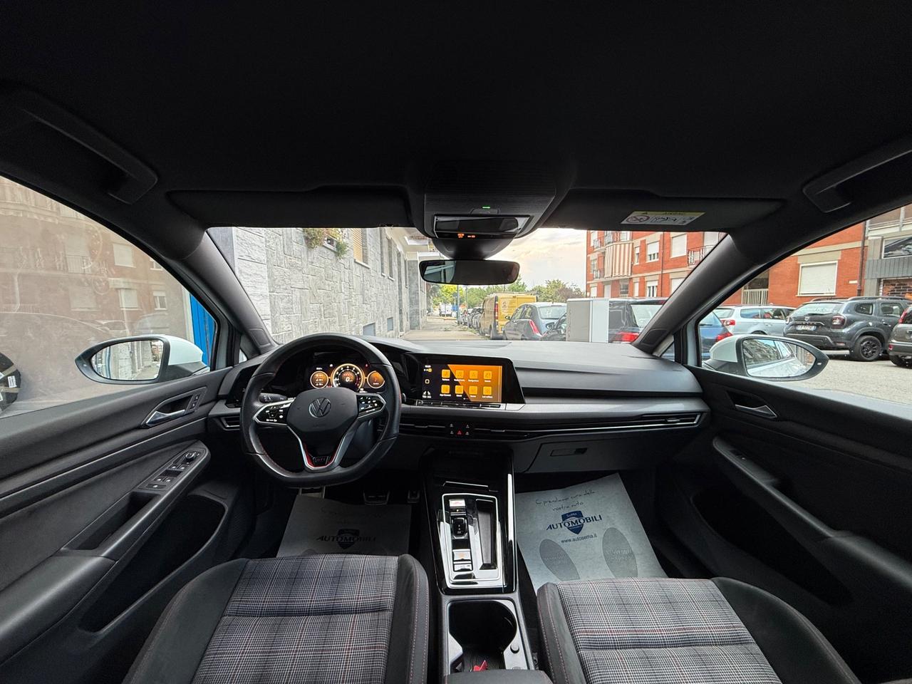 Volkswagen Golf GTI 2.0 TSI DSG PERFORMANCE