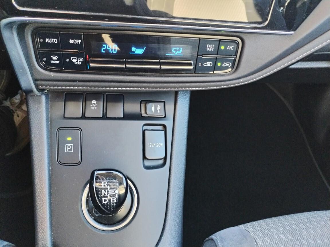 Toyota Auris Touring Sports 1.8 Hybrid Black Edition 5/2019 km 217000 iva esposta NEOPATENTATI