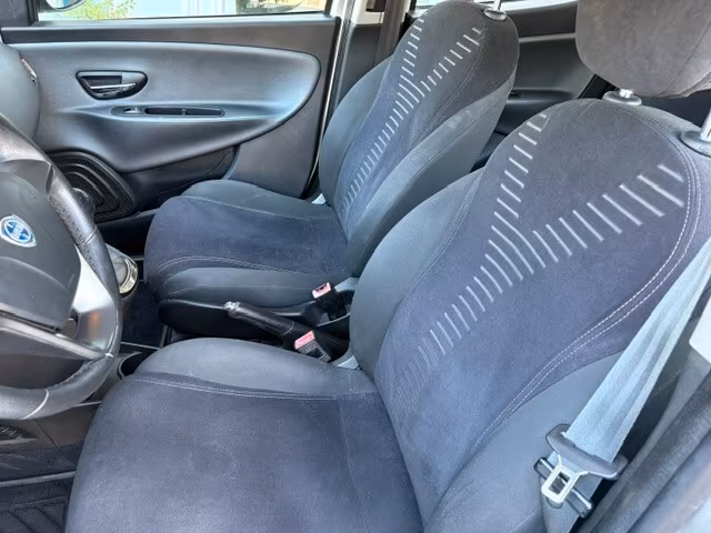 Lancia Ypsilon 1.2 69 CV 5 porte S&S Gold