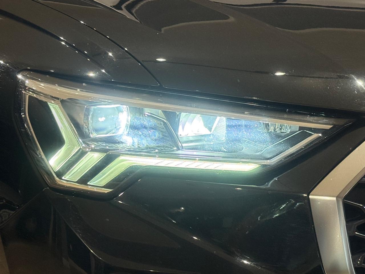 Audi Q3 35 TDI S tronic S-LINE edition