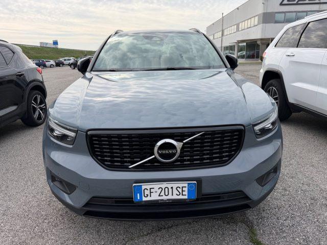 VOLVO XC40 T5 Recharge Plug-in Hybrid R-design