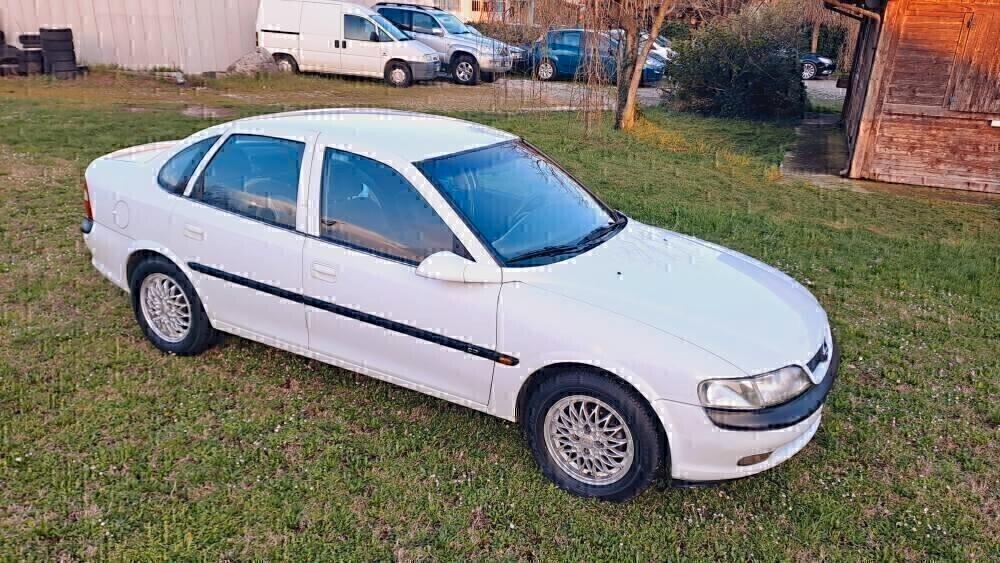 Opel Vectra 1.8i 16V cat 4 porte CD CLIMA EPOCA STORICA