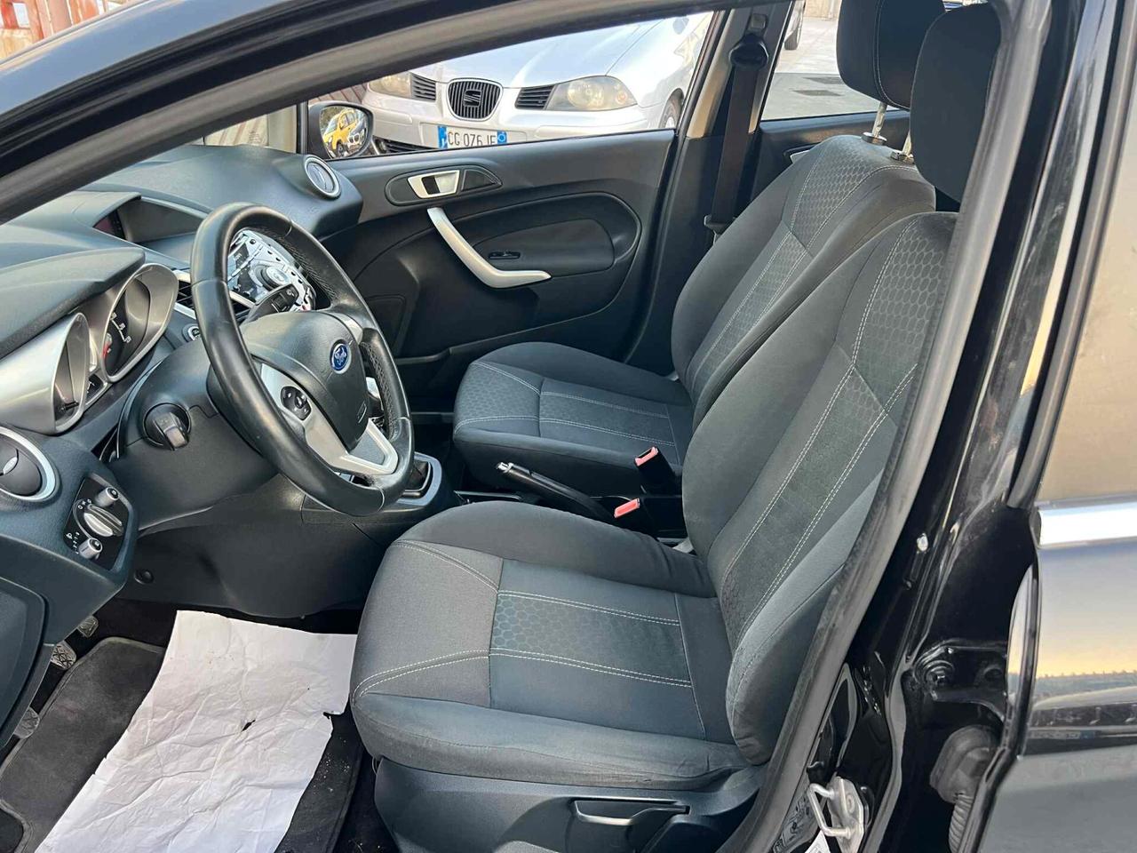 Ford Fiesta 1.4 TDCi 70CV 5pTitanium