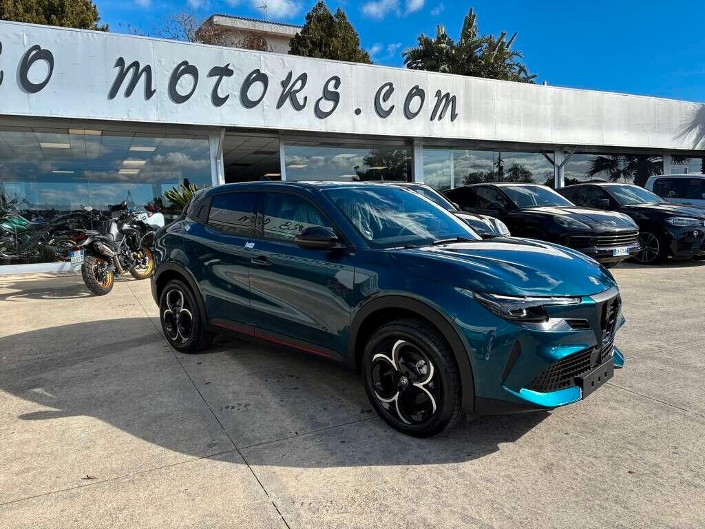 Alfa Romeo Junior 1.2 145 CV Hybrid eDCT6 Speciale KM 0 IVA ESPOSTA Tua a soli 269 Euro al mese