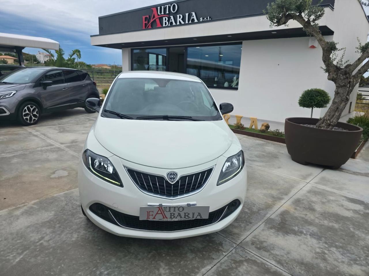 Lancia Ypsilon 1.0 FireFly 5 porte S&S Hybrid Ecochic A. Ferretti