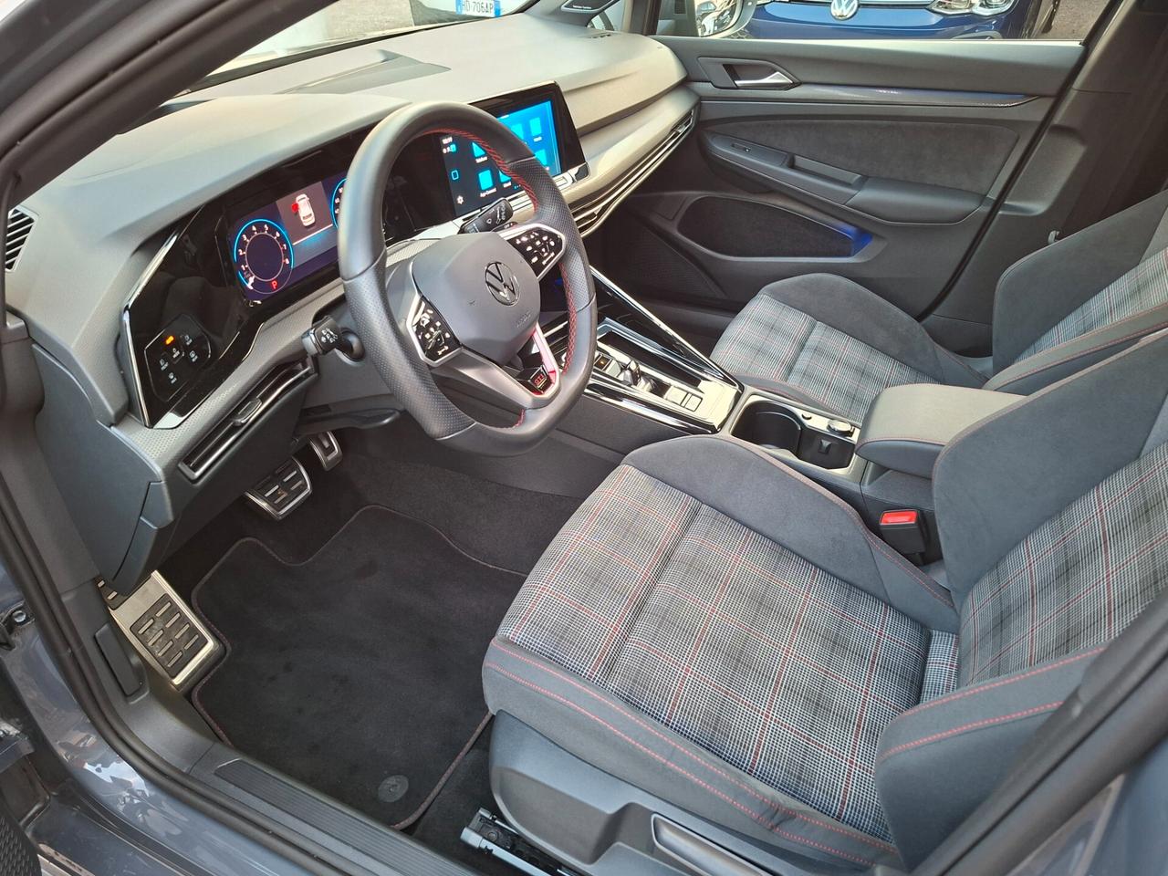 Volkswagen Golf GTI 2.0 TSI DSG