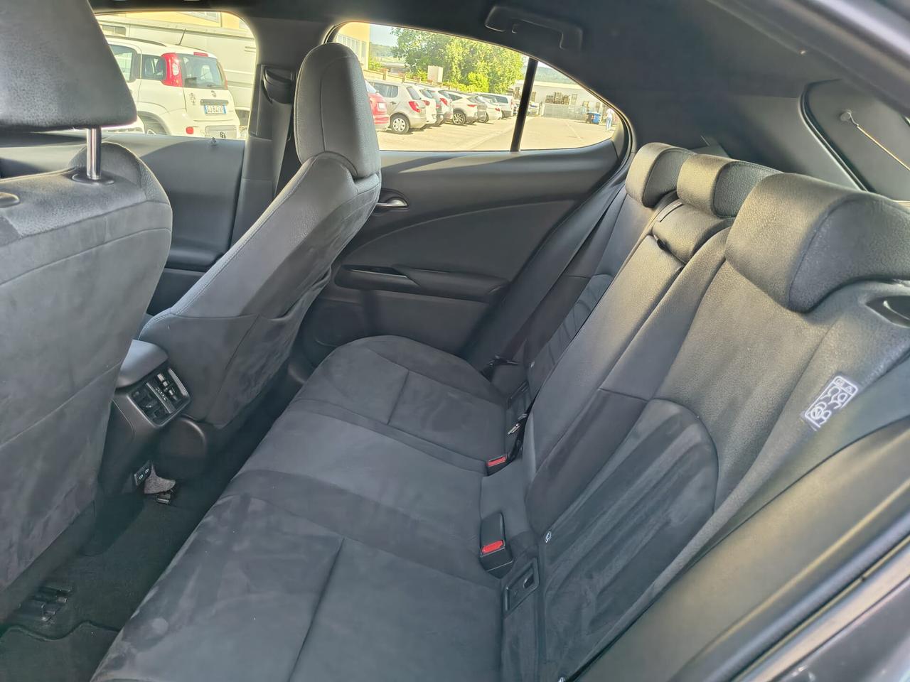 Lexus UX 250H Hybrid Business