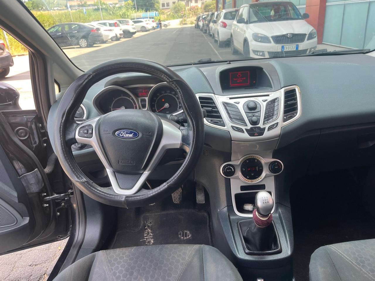 Ford Fiesta 1.4 TDCi 70CV 5 porte Titanium