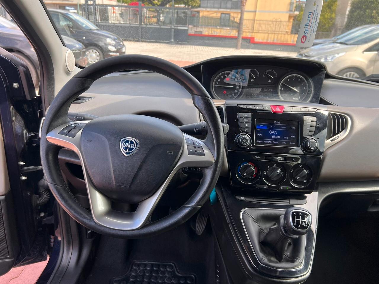 Lancia Ypsilon 1.2 69 CV 5 porte Platinum