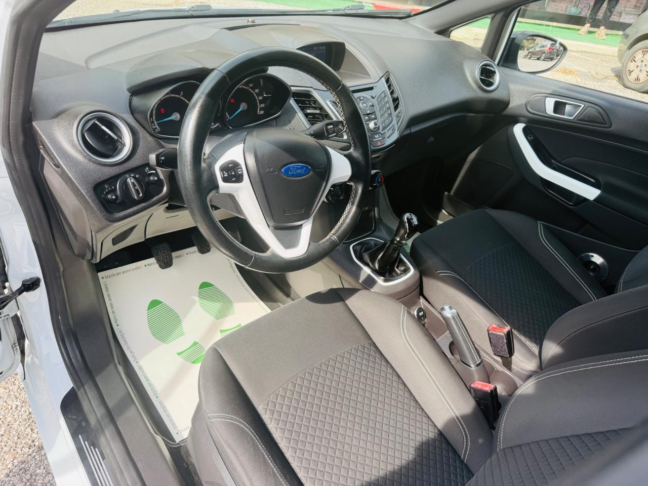 Ford Fiesta 1.2 B/GPL 82CV Black & White Edition