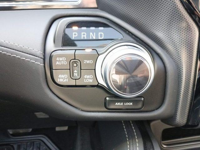 DODGE RAM 1500 5.7 GPL V8 Limited Night N1
