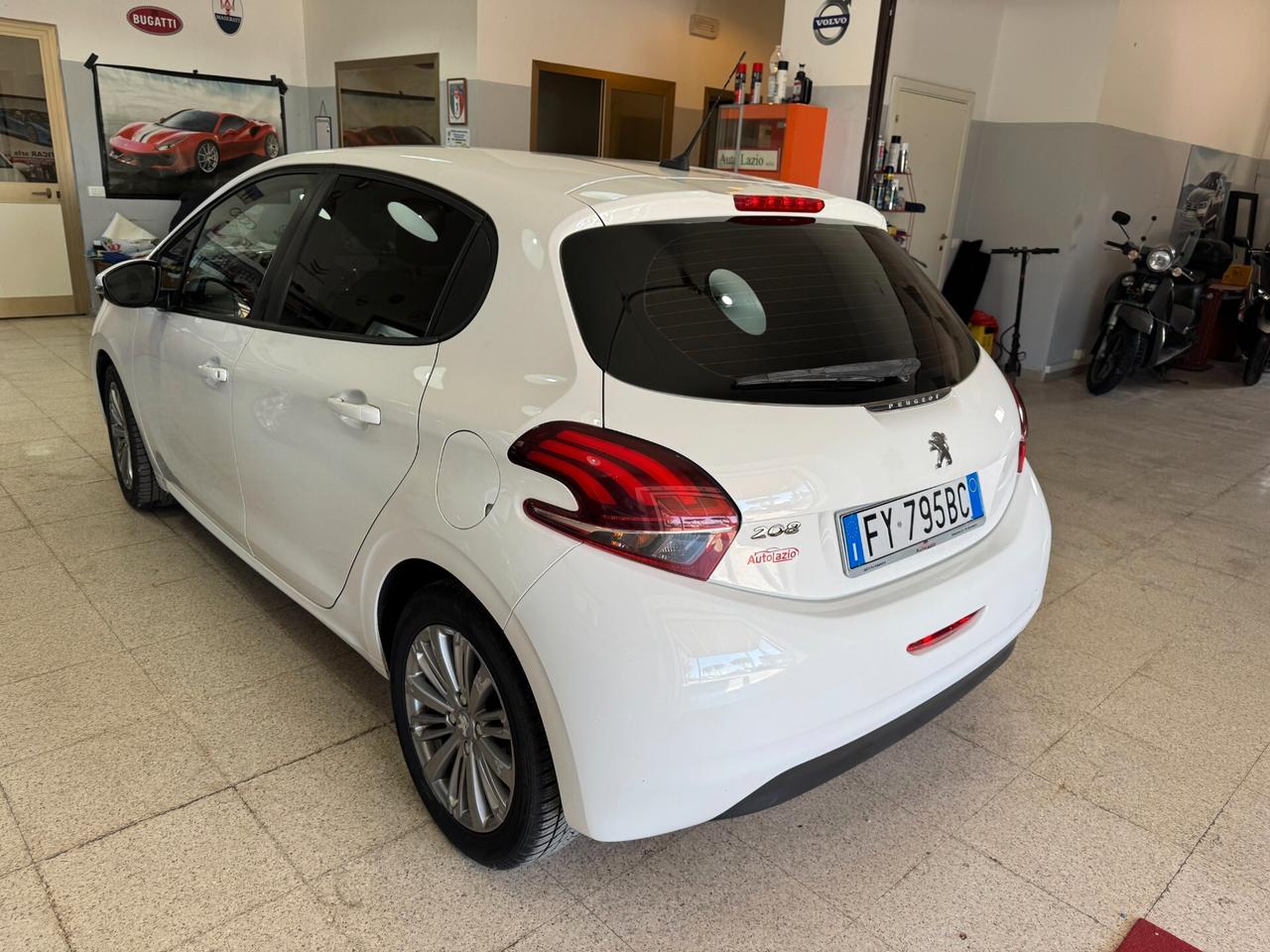 Peugeot 208 BlueHDi 100 cv. 5 porte Allure OK NEOPATENTATI
