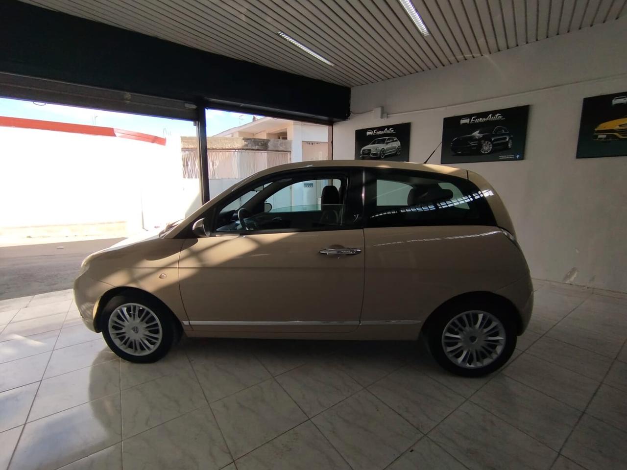 Lancia Ypsilon 1.4 benzina CON GARANZIA