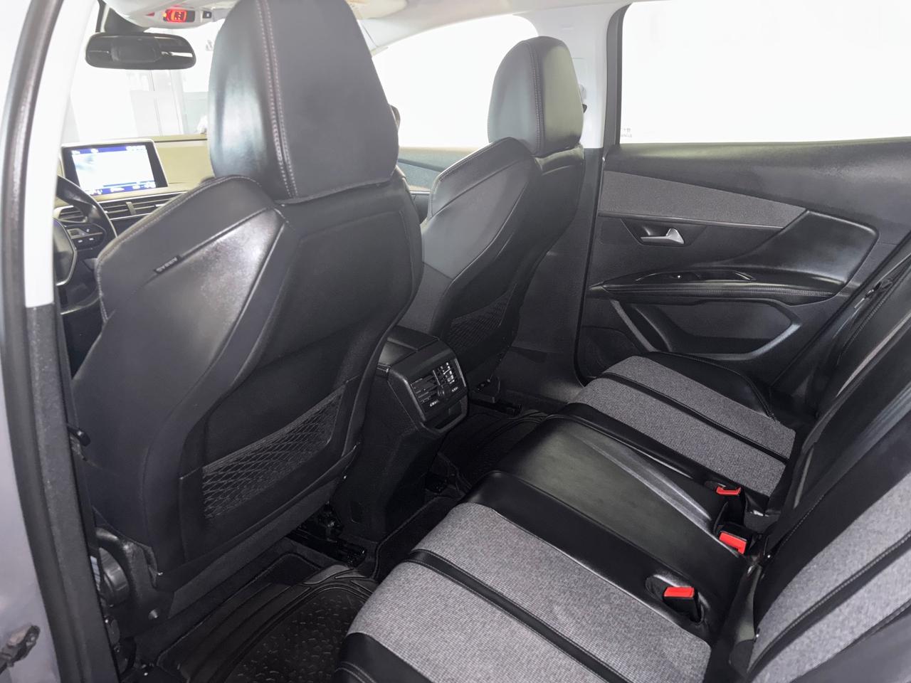 Peugeot 3008 1.2 BENZINA S&S Allure