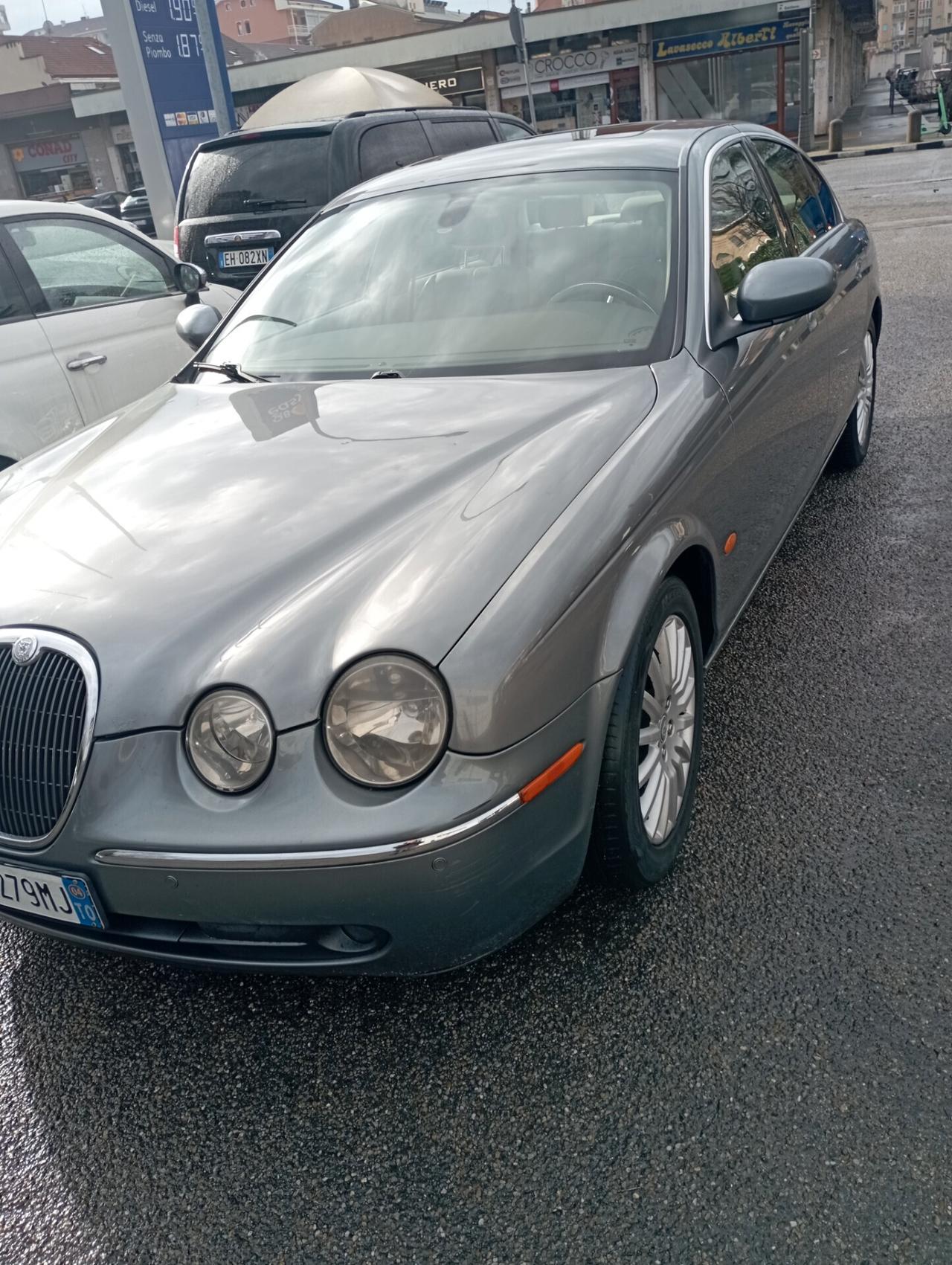 Jaguar S-Type 2.7 diesel V6 Executive