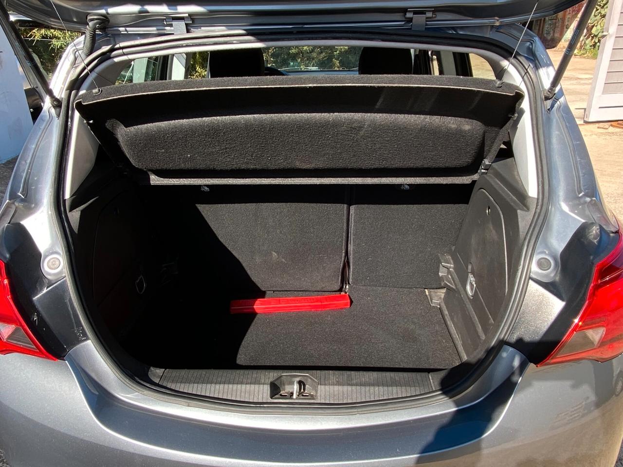 Opel Corsa 1.2 5 porte