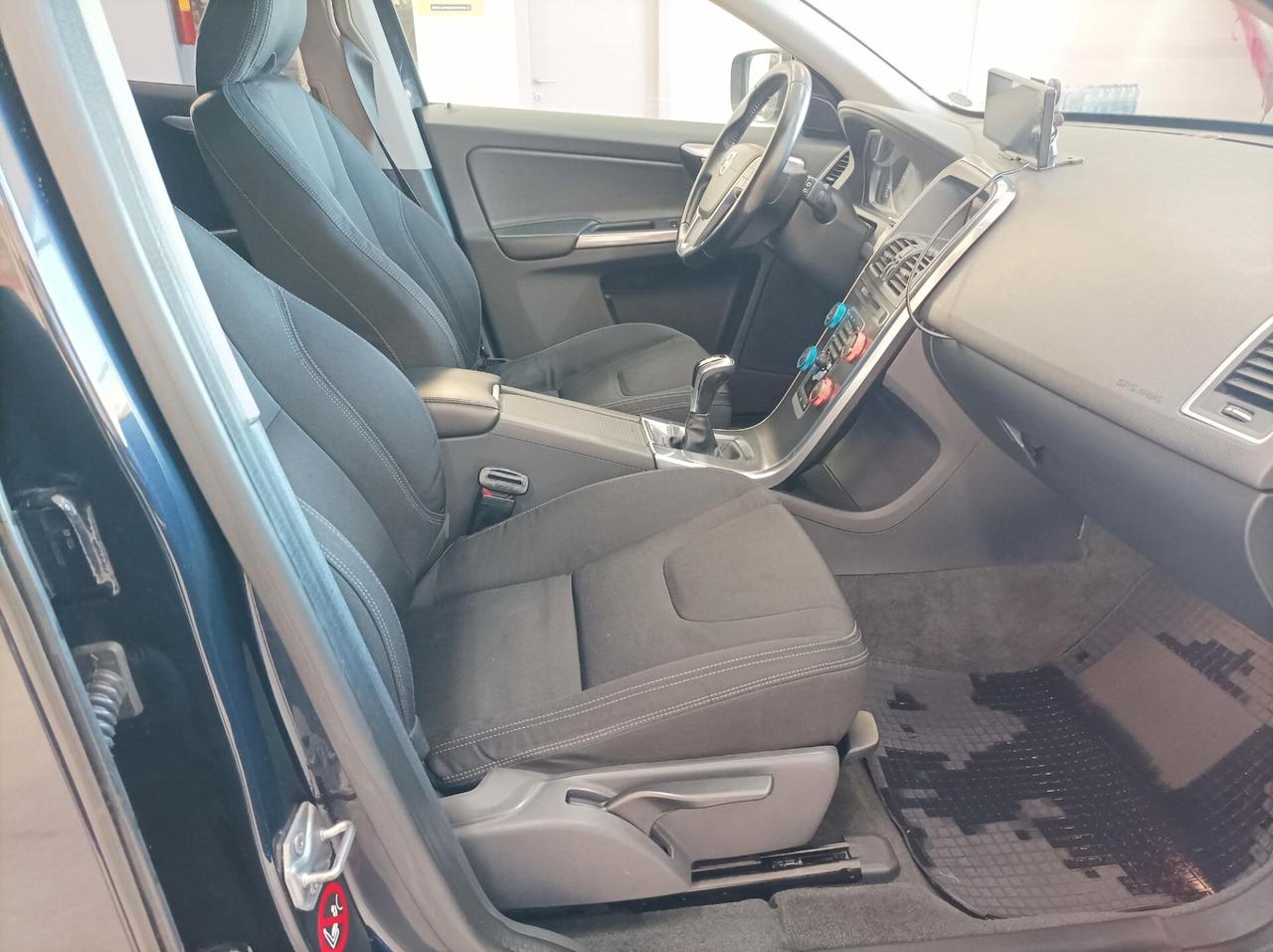 Volvo XC 60 CV 190 D4 Momentum 02/2016