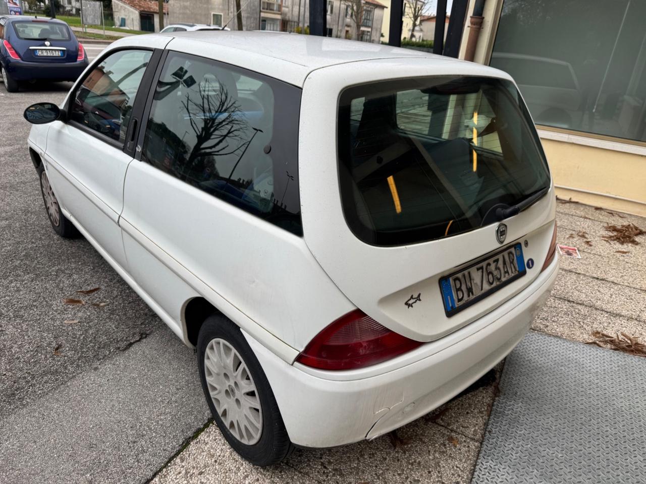 Lancia Y 1.2 BENZINA OK NEOPATENTAI