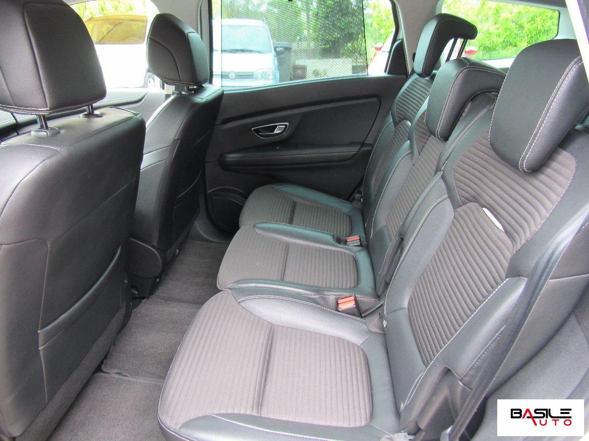 RENAULT - Grand Scénic - Blue dCi 120 CV Initiale Paris 7 POSTI
