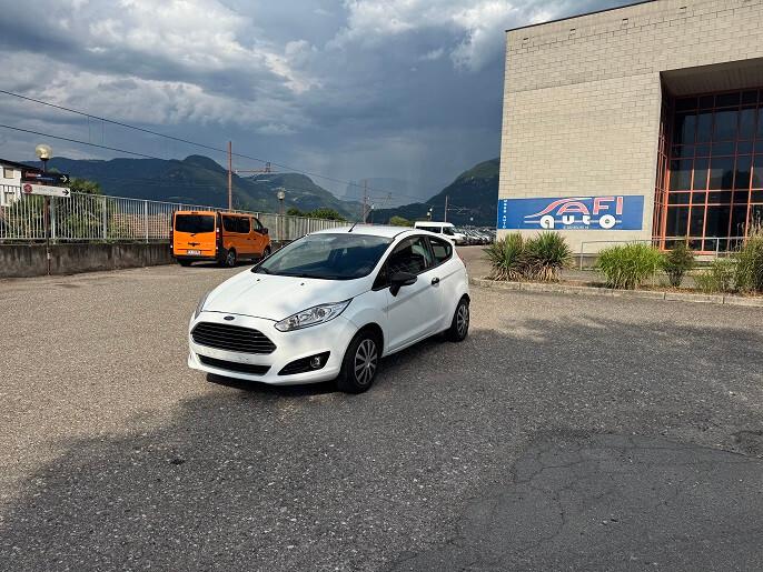 Ford Fiesta 1.5 TDCi 75CV 5 porte Titanium