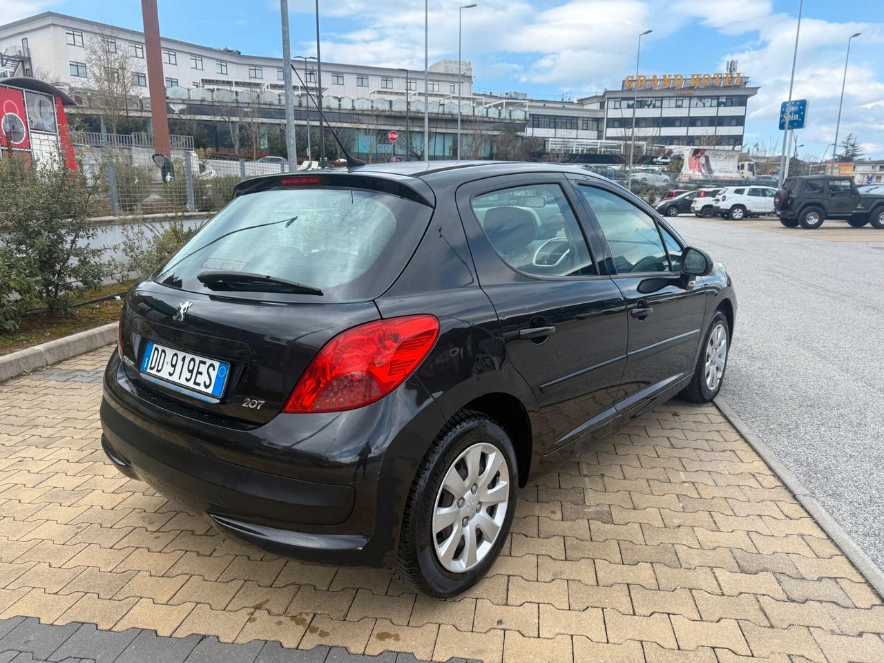 Peugeot 207 1.4 HDi 70CV 5p. X Line