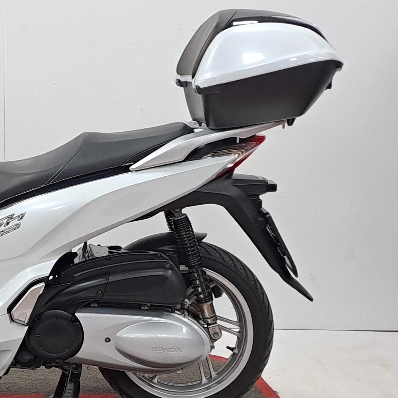 Honda SH 300 TUA ANCHE SENZA REDDITO