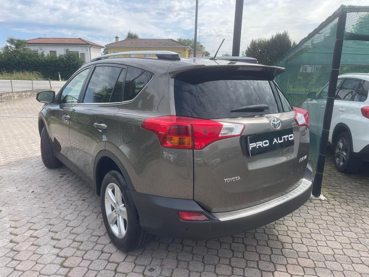 Toyota RAV 4 RAV4 2.0 D-4D 2WD