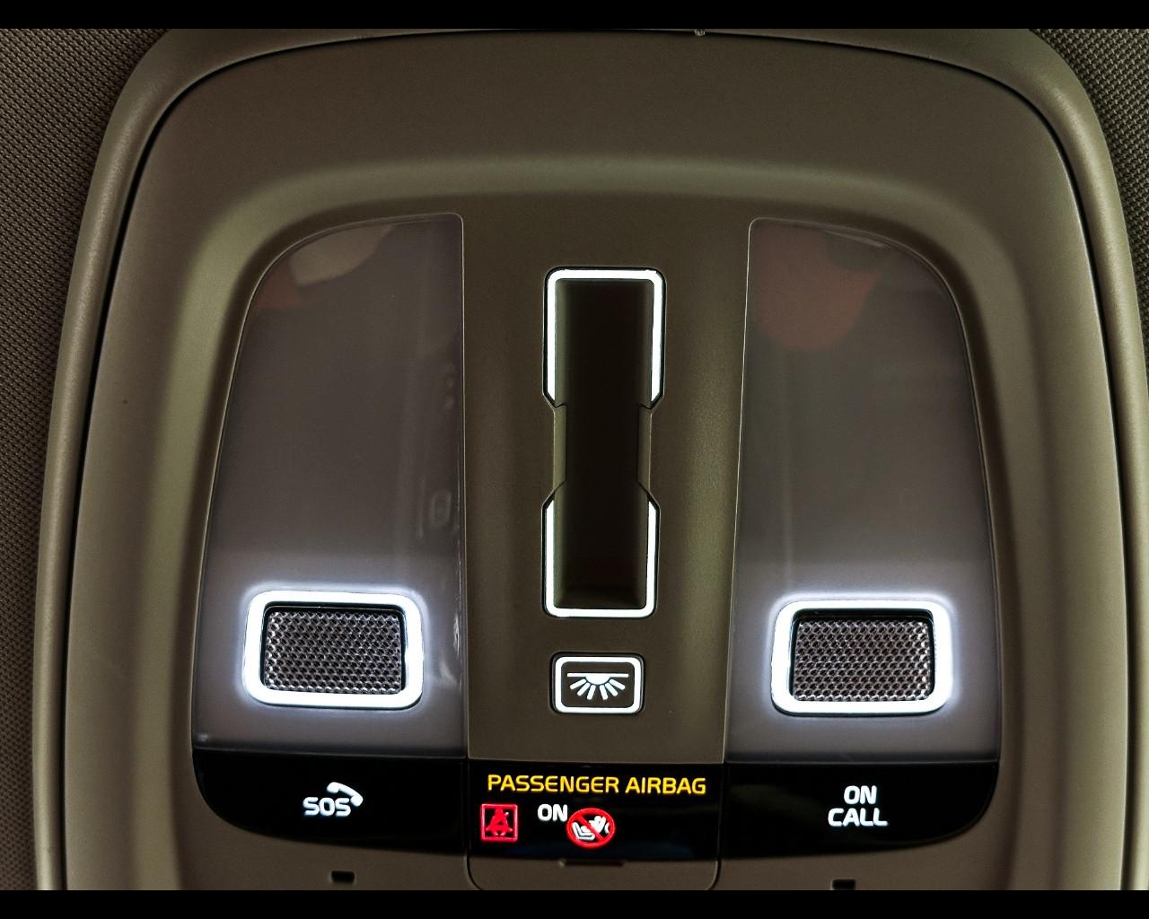 VOLVO XC60 (2017-->) - XC60 T6 Recharge Plug-in Hybrid AWD Inscription