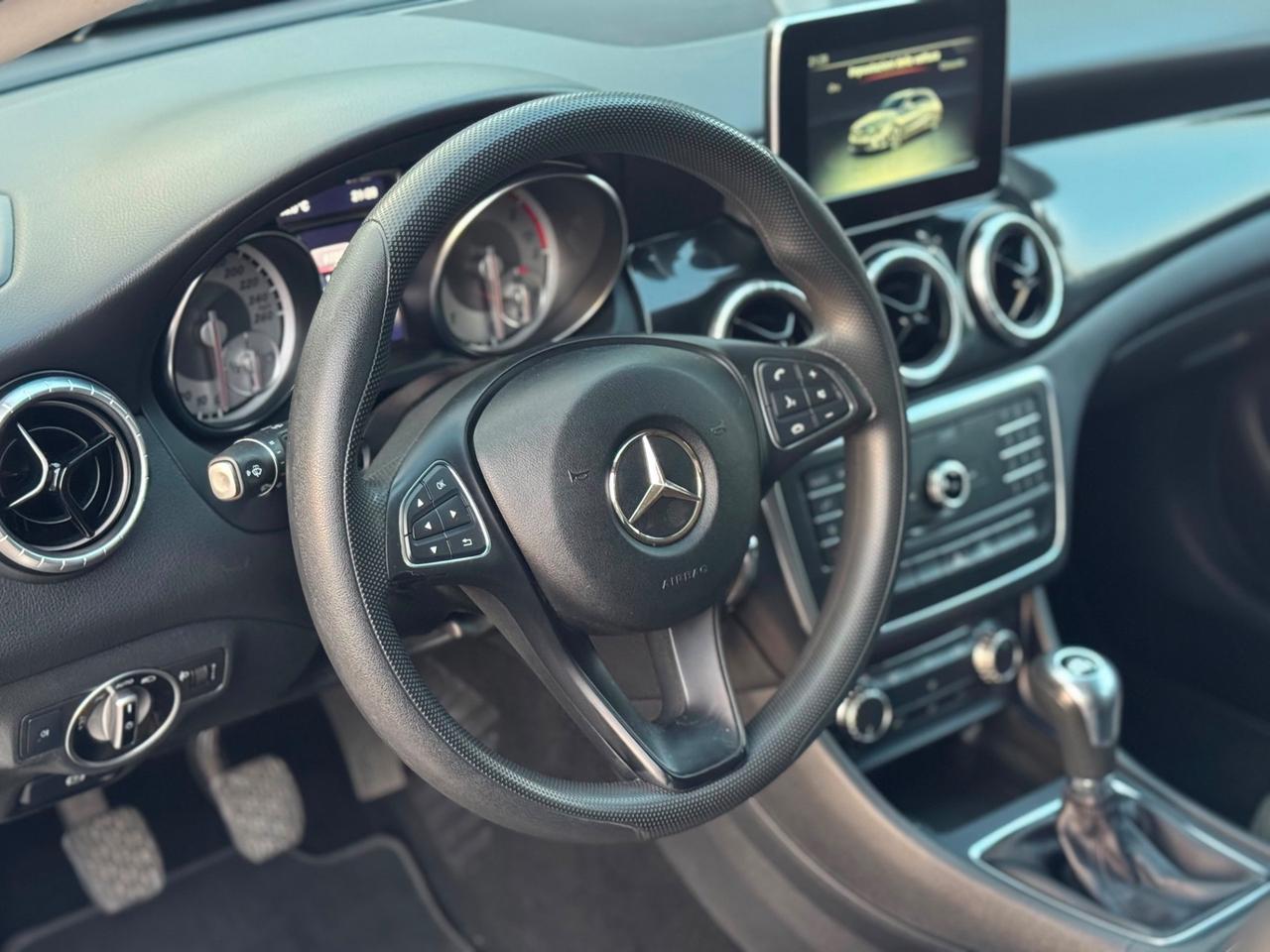 Mercedes-benz CLA 180 d S.W. Executive