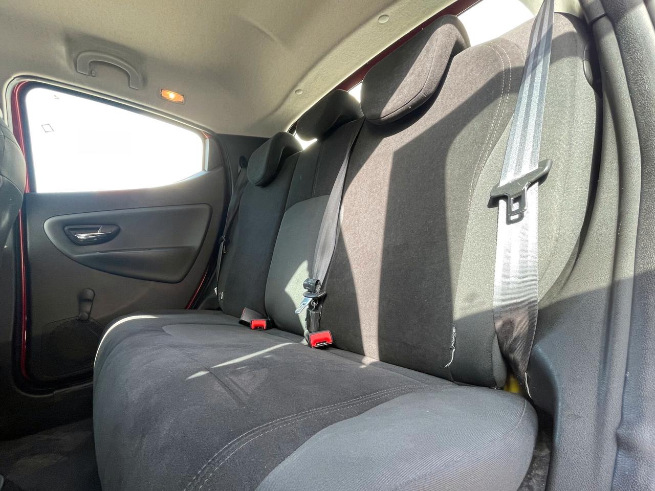 Lancia Ypsilon 1.2 69 CV 5 porte S&S Silver